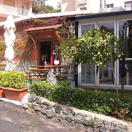 Hotel Puntabella Varraze
