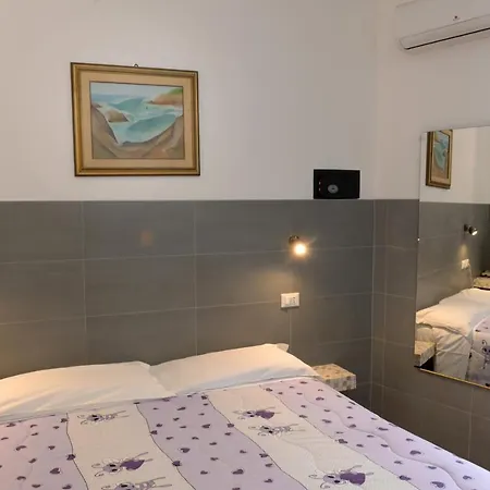 プンタベラ 2* ヴァラッツェ