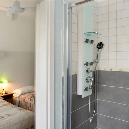 Puntabella 2* فاراتسي