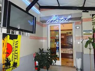 מלון Puntabella 2*